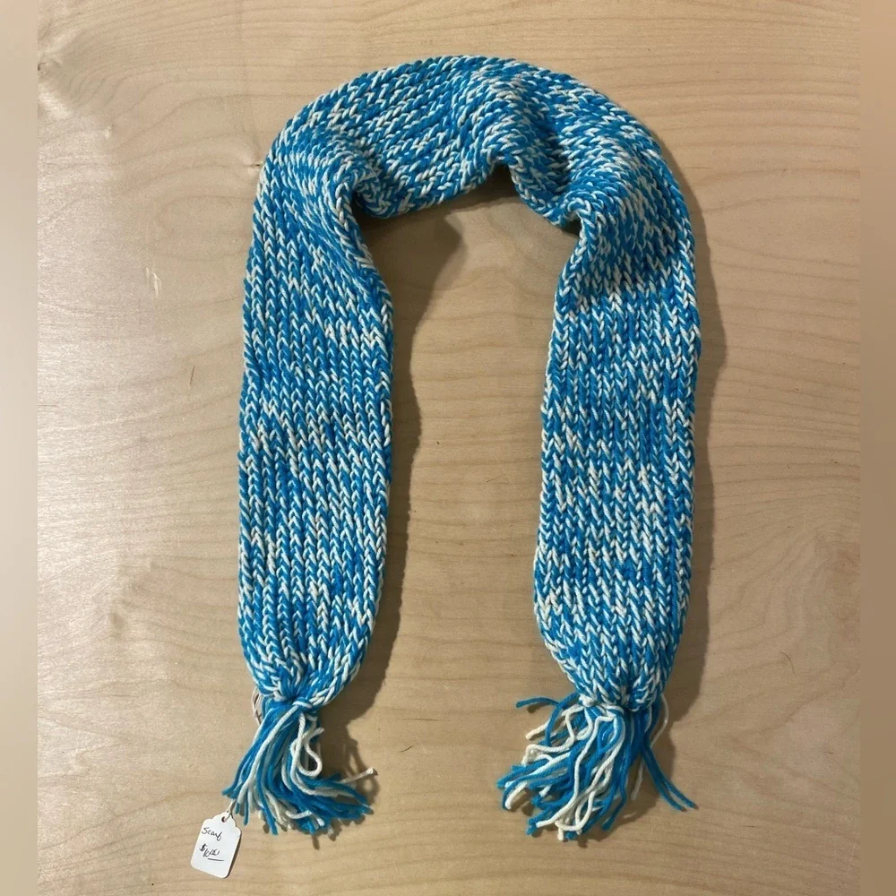Blue and White Knit Scarf (OT)